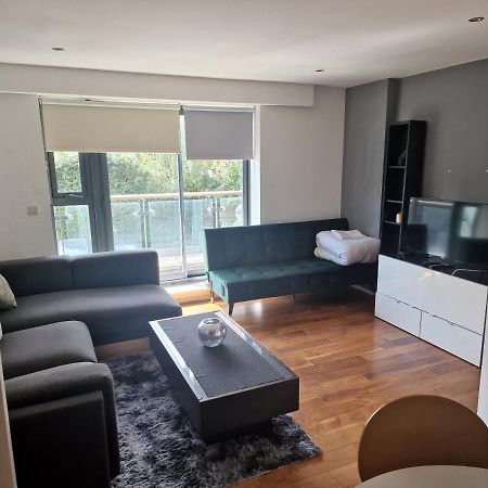 Immaculate 1-Bed Apartment In London Exterior photo