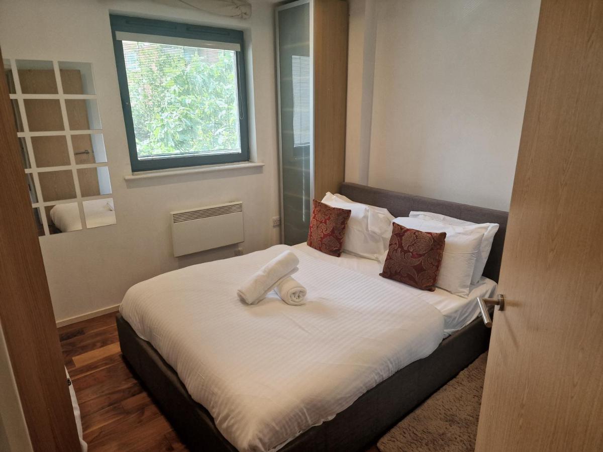 Immaculate 1-Bed Apartment In London Exterior photo